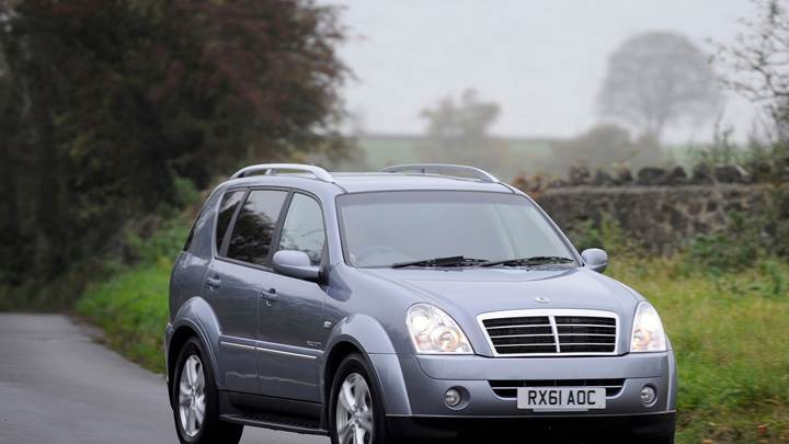 2012 SsangYong Rexton Front Pose In Grey
